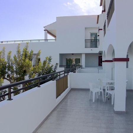 Apartamentos Playa Es Cana Екстериор снимка