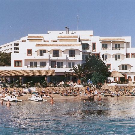 Apartamentos Playa Es Cana Екстериор снимка