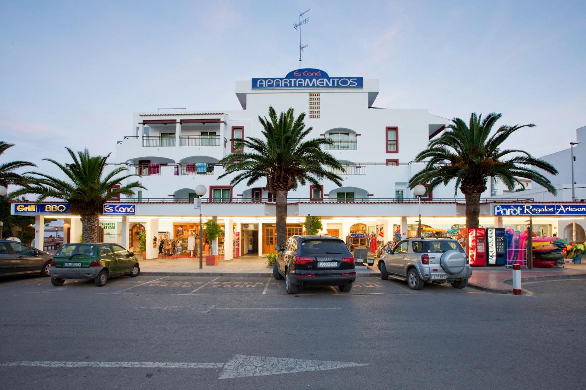 Apartamentos Playa Es Cana Екстериор снимка